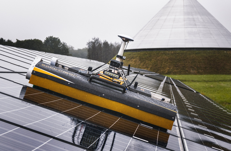Solar Panel Cleaning in Torrevieja: Clean Panels – Smarter Energy